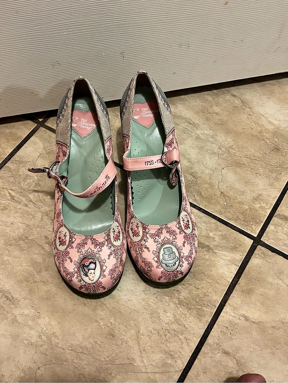 Hot Chocolate Design Chocolaticas Marie Antoinette Mid Heels Pink & Green